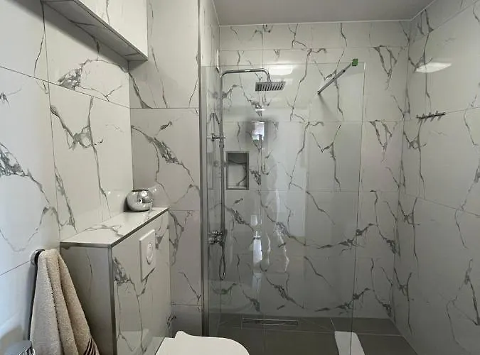 King * Макарска