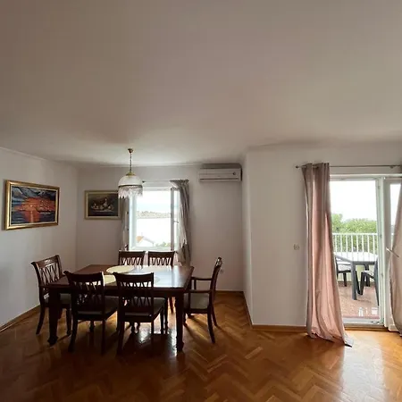 King Apartment